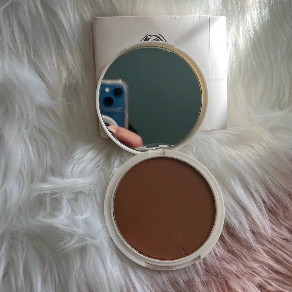 GIVE THEM LALA BEAUTY BARBADOS BRONZER COMPACT WITH MIRROR NIB